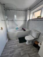 Twin Room in Crawley,Gatwick,West Sussex - B&B