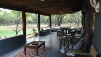 B&B Groot-Marico - Madikwena Crocodile and Game Farm - Bed and Breakfast Groot-Marico