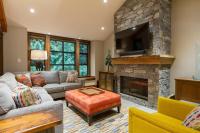 Woods Chalet | Large 5-Bed Townhome Near Blackcomb Base w/ Hot Tub & Woodburning Fireplace - B&B