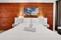 Waves Beach Town Cozy Studio Apartment - B&B
