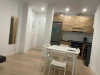 U2 Apartamento cerca de Metro - Bed and Breakfast Madrid