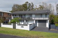 B&B Malua Bay - Skyes Beach House - EV and Pet Friendly - Bed and Breakfast Malua Bay