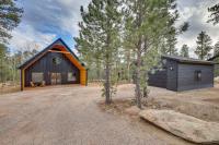 B&B Lead - Family-Friendly Lead Cabin with Loft and Balcony! - Bed and Breakfast Lead