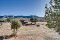 'Lavender Lodge' Mountain-View Pine Cabin w/ Deck - Bed and Breakfast Pine