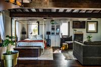 B&B Portland - The Fisherman's Cottage - a Lakeside Loft - Bed and Breakfast Portland