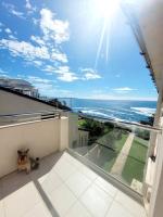 B&B Cronulla - Sunny Apt on The Esplanade - Aircon - Bed and Breakfast Cronulla