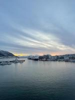 B&B Tromsø - Apartment at the docks Vervet, fantastic views - Bed and Breakfast Tromsø
