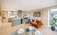 Elegant 2Bd Apartment & Private Balcony in the heart of Chiswick - Ferienwohnung London