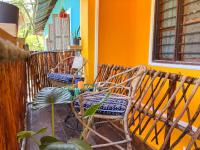 B&B Jambiani - Tropical Yellow Beach Nest - Bed and Breakfast Jambiani