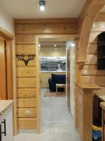 Apartment with Mountain View