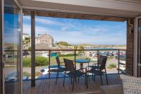 B&B Newquay - The Beach House & Porth Sands Apartments - Bed and Breakfast Newquay