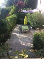 Cornemuse Cottage Une maison entière de 100 m2 avec cuisine, séjour et jardin au centre d'Issigeac - B&B Issigeac