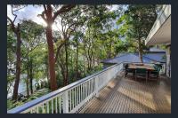Treetop Retreat Northern Beaches with Stunning Pittwater Bay Views - B&B Newport