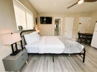 B&B Fort Lauderdale - The Oceans Cozy Studio Apartment in Victoria Park with Pool - Bed and Breakfast Fort Lauderdale