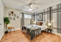 Global Cup Near Downtown Dallas - The Dapper Charm - B&B Dallas