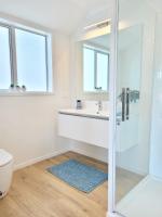 Hosts on the Coast - Bright New Delight on Kupe - Ferienwohnung Whitianga