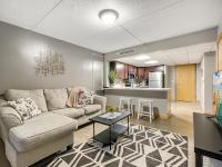 Huge 2br Apt Next To Wells Fargo -freeparking! - B&B