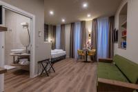 Großes Doppel-/Zweibettzimmer