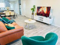 Modern apt-King bed-Free parking-Wi-fi - B&B
