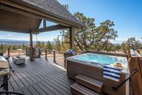 B&B Powell Butte - Starview at Brasada Ranch Resort by AvantStay Stunning Home w HotTub Close To World Class Golf - Bed and Breakfast Powell Butte
