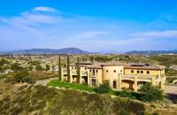 B&B Temecula - Palazzo Del Sol By AvantStay Breathtaking Home w Mountain Views Hot Tub - Bed and Breakfast Temecula