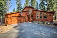 B&B Truckee - Moosetrack by AvantStay Cozy Cabin In The Of Tahoe Donner w Hot Tub - Bed and Breakfast Truckee