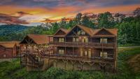 B&B Sevierville - Smokey’s Paradise by AvantStay Sleeps 22 Pool - Bed and Breakfast Sevierville