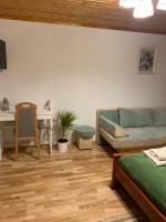 Basic Triple Room with Shared Bathroom