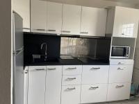 BEAU STUDIO 4 PERSONNES AVEC LOGGIA ET PARKING PRIVATIF - B&B Le Grau-du-Roi