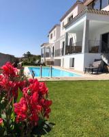 Villa con piscina Vista mare 12 posti letto by budoni affitti - B&B