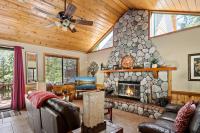 B&B Blue Jay - Sutter Ln by AvantStay Beautifully Remodeled Kitchen,4Cabin-Chic Bedrooms - Bed and Breakfast Blue Jay