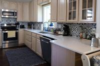 Modern Home In Heart Of Downtown Klamath Falls - Chambres d’hôtes Klamath Falls