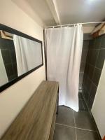 Bed in een Gemengde Slaapzaal met 6 Bedden