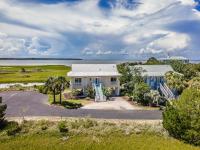 Seaside Bungalow With Million Dollar Views - B&B