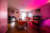 B&B London - Pristine Relocation Pamers Green - Bed and Breakfast London