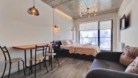 Apartment with Mountain View