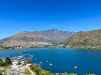 B&B Frankton - Stunning Lakeview Holiday House Queenstown - Bed and Breakfast Frankton