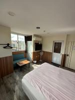 Habitación con cama grande 