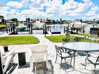 Cozy 2 bedrooms home by the water - B&B Cabo Coral
