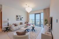 NEW Luxe 3BR in Vida Marina w/ Breathtaking Views - Chambres d’hôtes Dubaï