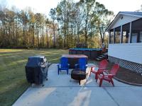 Jacksonville Ranch with private Hottub and Pool, stocked Pond, Bike and Hiking trails - Chambres d'hôtes Maysville