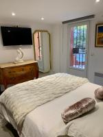 Appartement de caractère Le Camélia, 56m², dans propriété au calme avec piscine by le Mas de Louise et Sacha - Chambres d'hôtes Solliès-Toucas