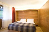 One-Bedroom Apartment with Mountain View (3 Adults)