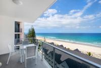 B&B Gold Coast - Ocean Views Apartment with Rooftop Pool - Bed and Breakfast Gold Coast