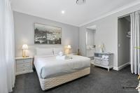 B&B Banksia Beach - New Haven - Eiffel Tower Suite - Bed and Breakfast Banksia Beach