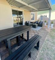 Claptons Cottage 12 - Bed and Breakfast Jeffreys Bay