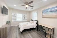 B&B Manassas Park - The Beach Pad - Your Private Oasis with a Cool Beachy Vibe - Bed and Breakfast Manassas Park