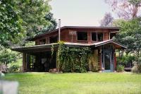 B&B Healesville - Summer Paradise at the Valley Farm House - Bed and Breakfast Healesville