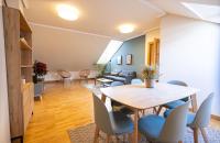 Atuaire Home La Merced en el centro histórico de Burgos PARKING INCLUIDO - B&B Burgos