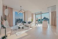 Luxe Living: Spacious Waterfront 2BR in Marina Gate - Chambres d’hôtes Dubaï